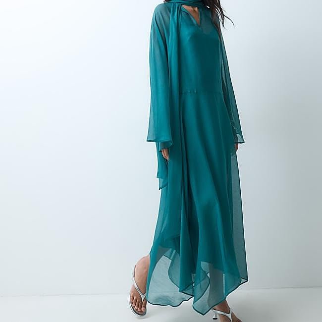 Túnica azul verdoso de Asos, 64,99 euros.