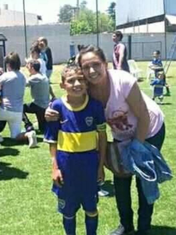 Las fotos de Leo Flores que compartió su mamá.
