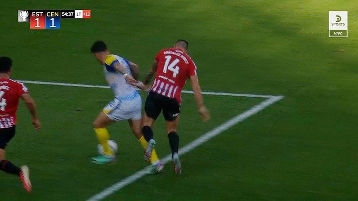 La jugada del penal.