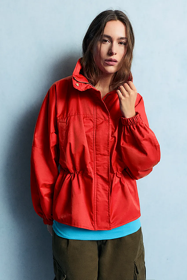 La chaqueta de Pull&Bear (39,99 euros).