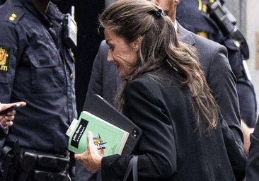 El loro de Flaubert: de qué trata el libro con el que la reina Letizia ha llegado a Oslo para el funeral de Harald de Noruega