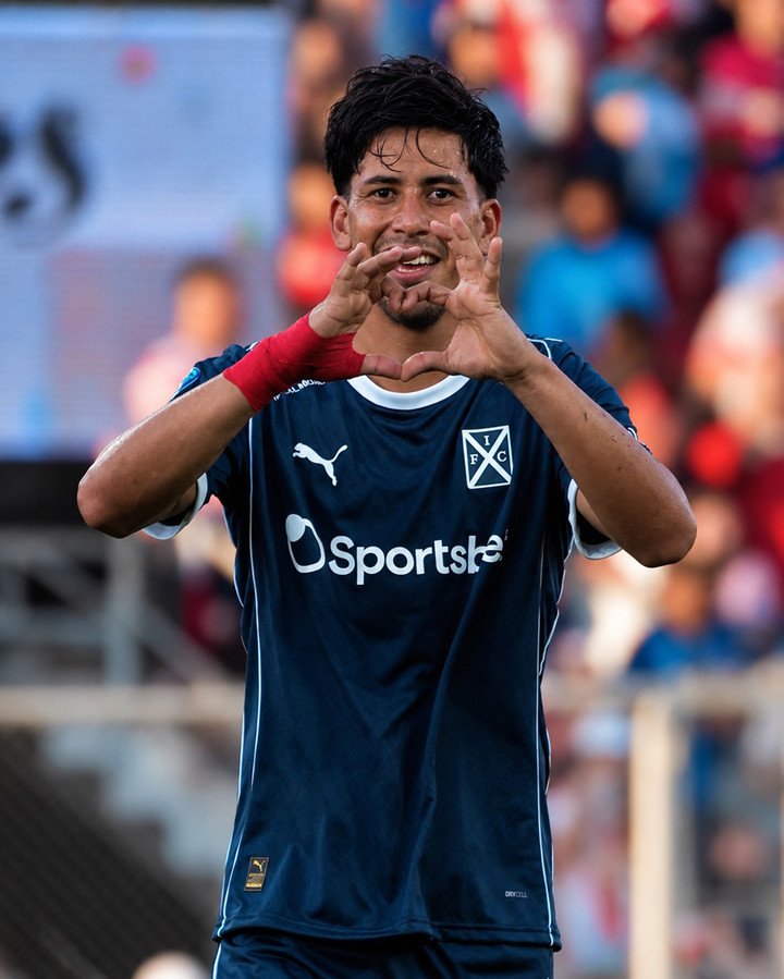 El festejo de Maxi Meza en Santa Fe. (Foto: Prensa Independiente)