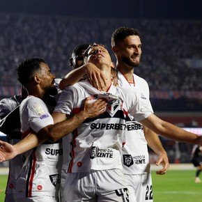 El próximo rival de Boca en la Sudamericana volvió a ganar después de diez partidos 