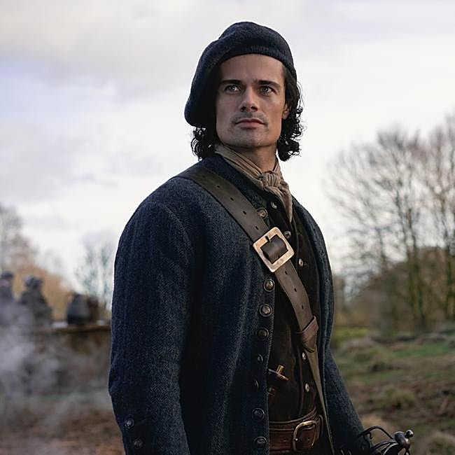 Jamie Roy como Brian Fraser en una imagen de Outlander: sangre de mi sangre.