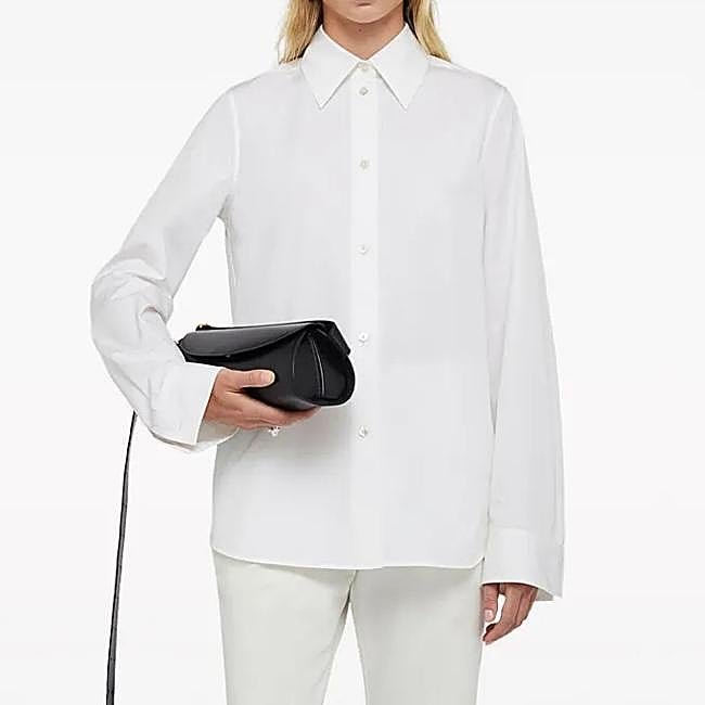 Camisa blanca de Jil Sander, 317 euros.