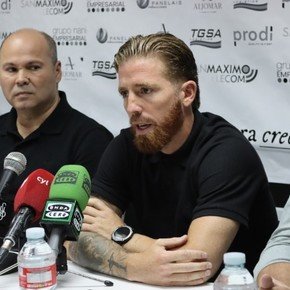 Muniain explotó contra los árbitros en España: "No es roja ni aquí ni en Pekín" 