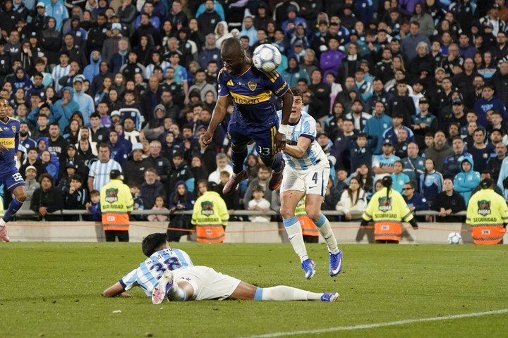 De cabeza, la receta de Enner. (Foto: Fernando de la Orden)
