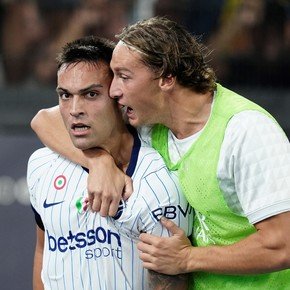 Un doblete de Lautaro le permitió al Inter llevarse un empate ante la Roma de los argentinos