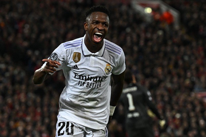 El festejo de Vinicius ante el gol que le dio la Champions ante el Liverpool al Real Madrid. (AFP)