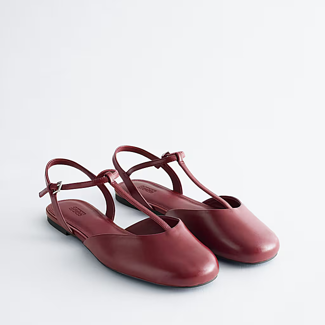 Zapatos de & Other Stories (99 euros).