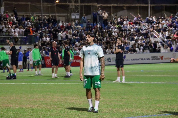 La entrada en calor de Lomónaco: fue titular y jugó 90 minutos.