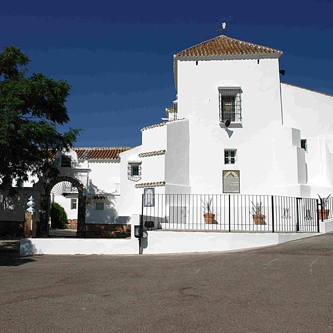 El santuario de Nuestra Señora de los Santos en Alcalá de los Gazules.