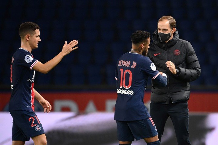 Thomas Tuchel con Ander Herrera en Paris. (AFP)