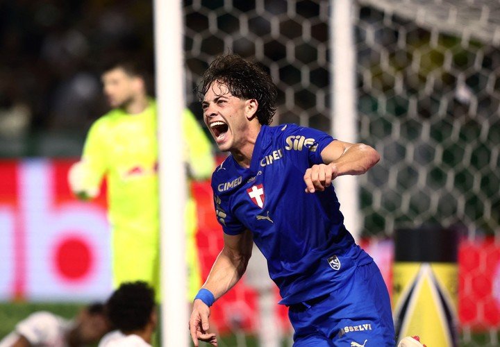El festejo de Giay (Foto: Reuters)