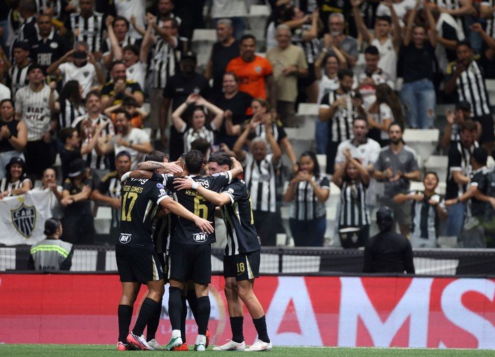 Mineiro festeja (REUTERS).