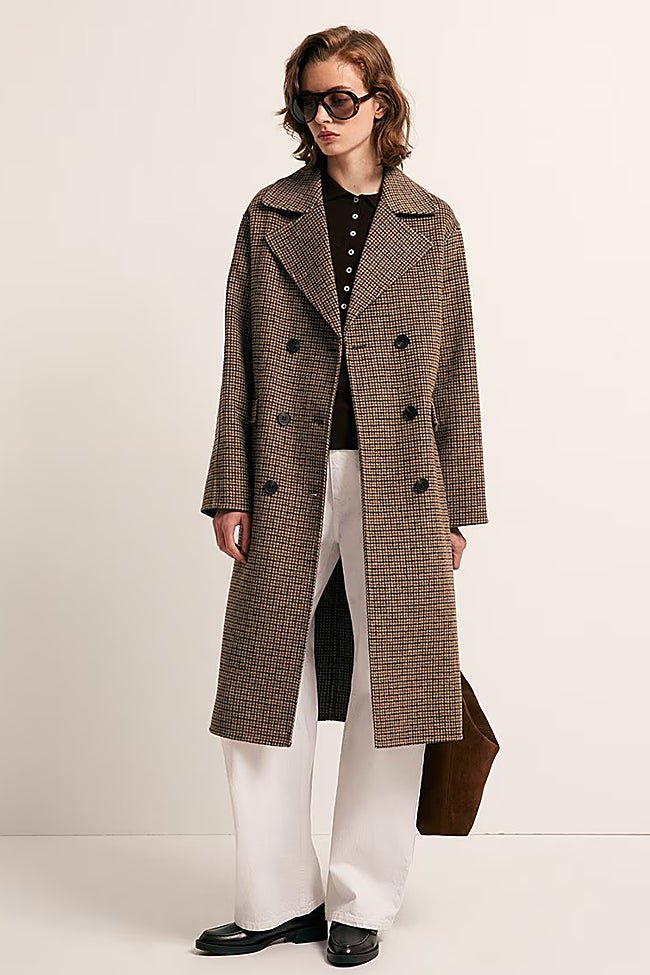 Abrigo con estampado de cuadros de Sfera (89,99 euros)