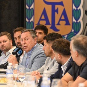 Gimnasia felicitó a Tapia por los recitales
