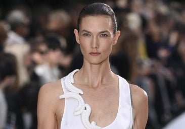 La sastrería minimalista de Stella McCartney y la sensualidad nocturna de Balmain: lo mejor de la segunda jornada de la Semana de la Moda de París