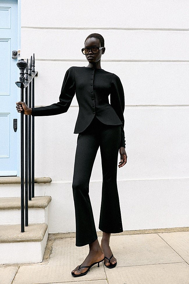 Pantalón negro de Zara (25,95 euros)
