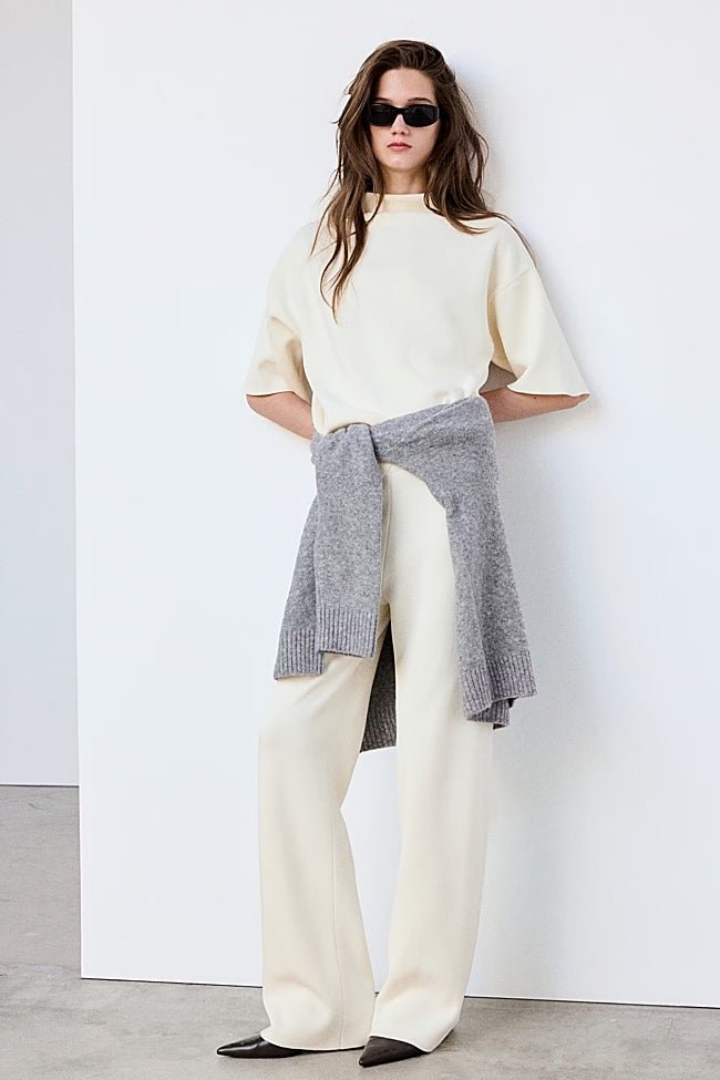 Pantalones en color crudo de Mango (39,99 euros)