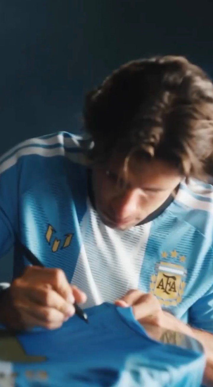 Los jugadores de la Selección le entregarán una camiseta con sus dedicatorias a Messi.