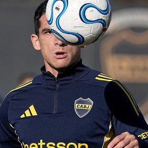 Tiro al Blanco: la vuelta del lateral apuntado por Scaloni y con polémica en el último Súper