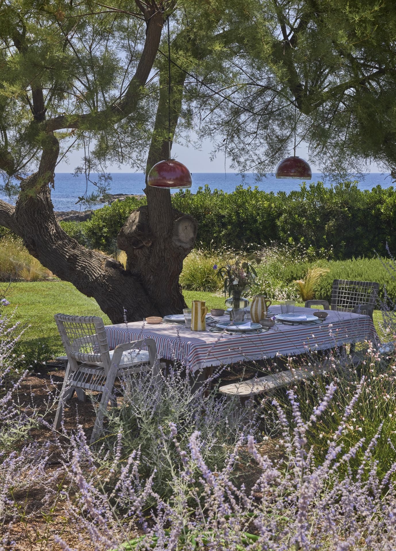 Un lugar para ser feliz: entramos en una idílica casa familiar de vacaciones en Menorca