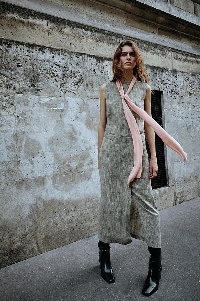 Vestido midi de Zara (49,99 euros)