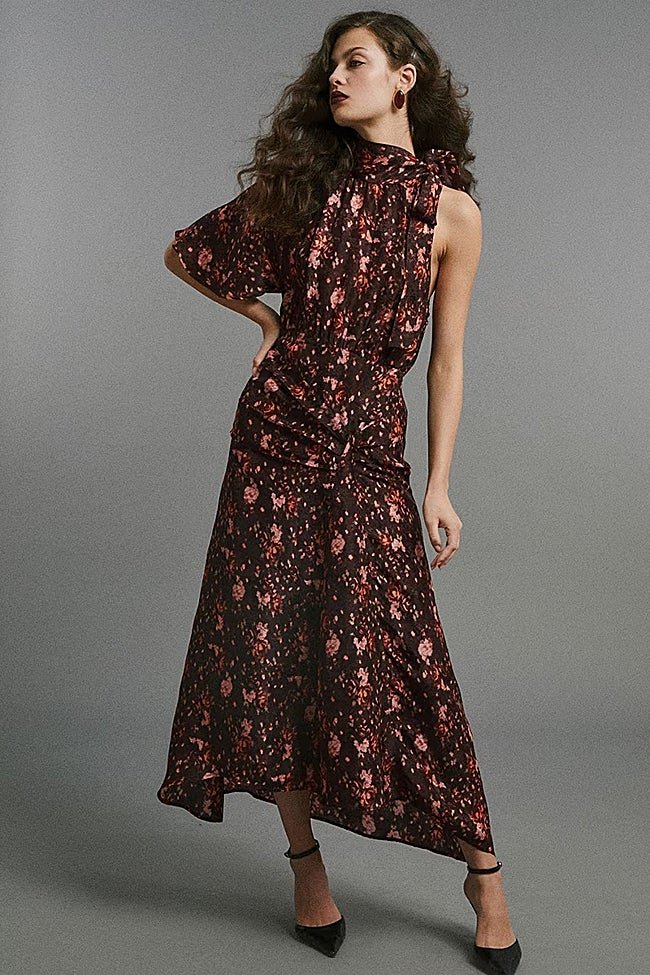 Vestido asimétrico de Sfera (69,99 euros)