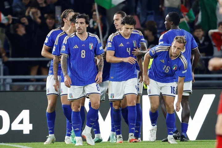 El plantel de Italia, de silbados a respetados. (EFE). 