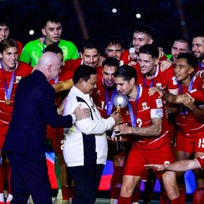 Infantino por la reelección: se mostró en Asia, un bastión
