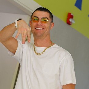 Cristiano Ronaldo y el gesto viral de la "M": ¿Qué quiere decir?