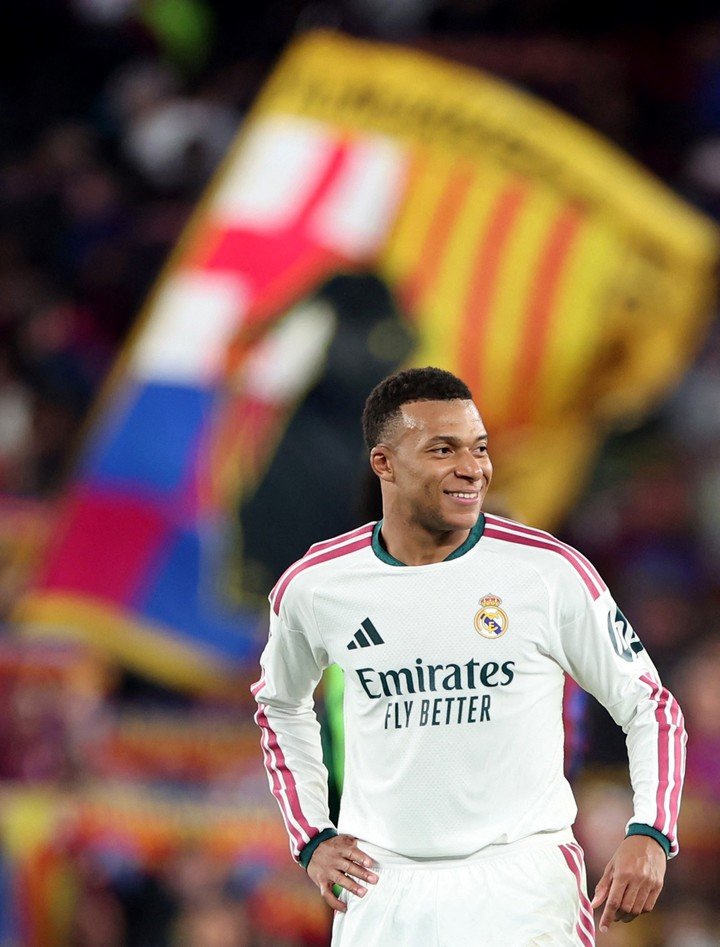 Papá Mbappé: llegó a los ocho gritos en siete duelos ante el Barcelona con el Real Madrid (Reuters).