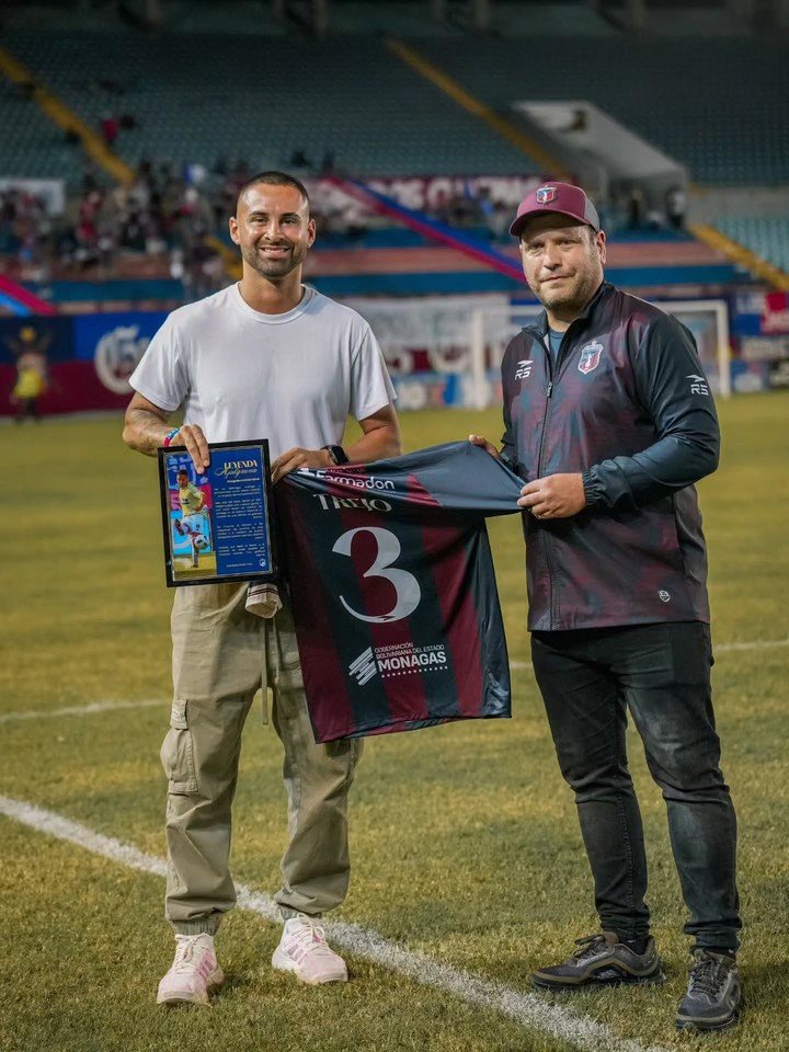 Lucas Trejo en el homenaje que le realizó Monagas.