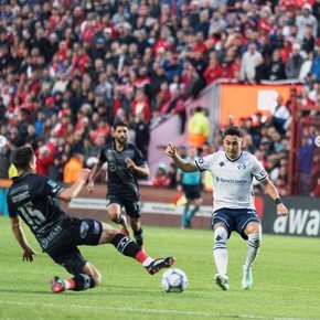 Argentinos le ganó a Independiente Rivadavia, llegó a lo más alto de dos tablas y se clasificó a los playoffs