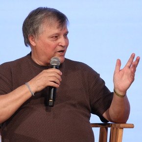 Bertoni bajó su candidatura a presidente: se va con Nakis