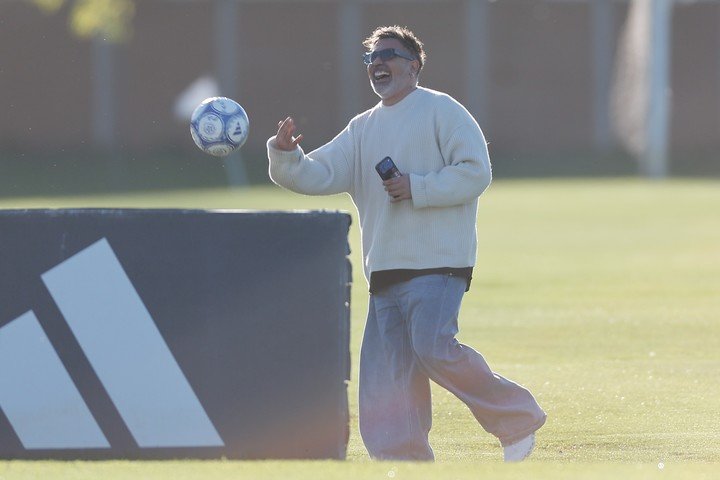 El Pocho Lavezzi en el último entrenamiento de Messi con Argentina. (Foto: EFE)
