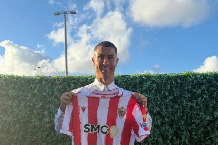 Cristiano Ronaldo, con la camiseta del Almería.