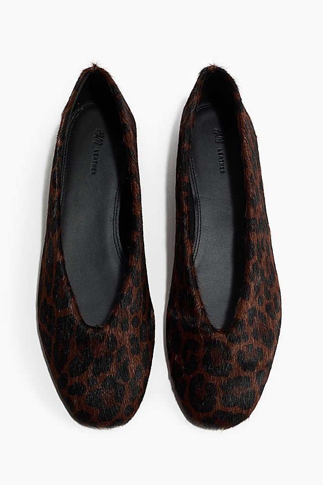 Bailarinas de piel de H&M (69,99 euros)