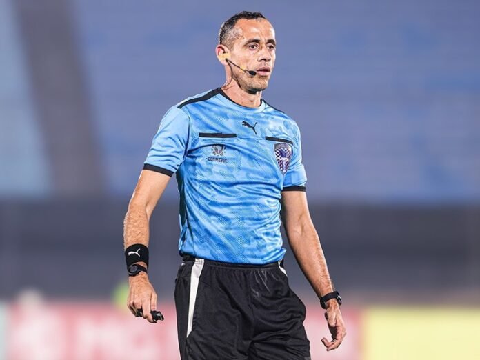 Los árbitros para las idas de las semis de la Libertadores y la Sudamericana