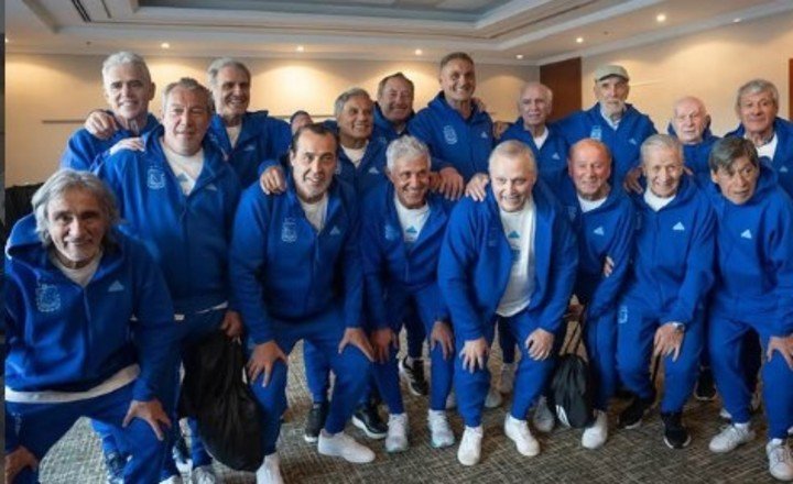 Los campeones del mundo de 1978 y 1986 que acompañaron a Messi.