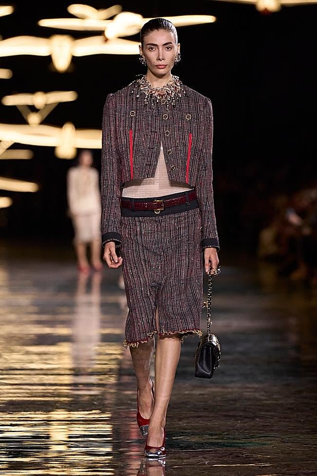 Look de Chanel durante la Semana de la Moda de París.