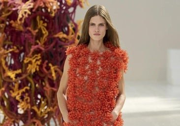 Balenciaga se sumerge en el universo coral e Isabel Marant recupera su esencia boho-chic: lo mejor de la tercera jornada de la Semana de la Moda de París