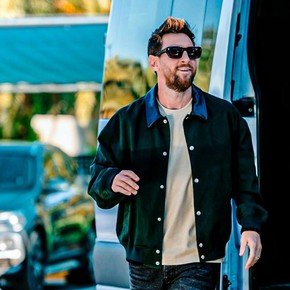 El último domingo de Messi en la Selección: look rockstar, entrenamiento y un asado con invitado especial