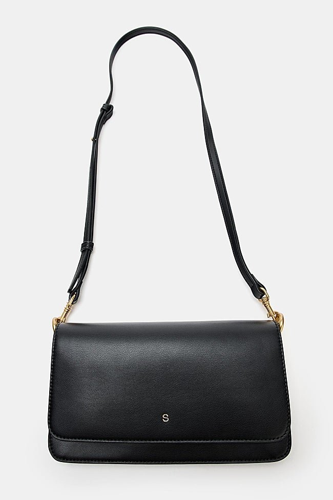 Bolso negro de Zara (25,95 euros)