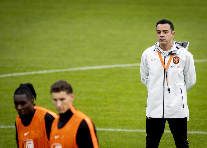 Xavi en el entramiento de Países Bajos (EFE)