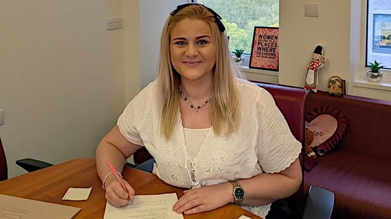 Alex Davies-Jones, ministra de Justicia del Reino Unido