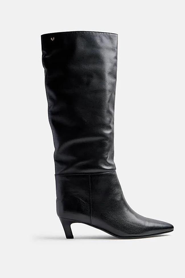 Botas altas con tacón kitten y punta de Martinelli.