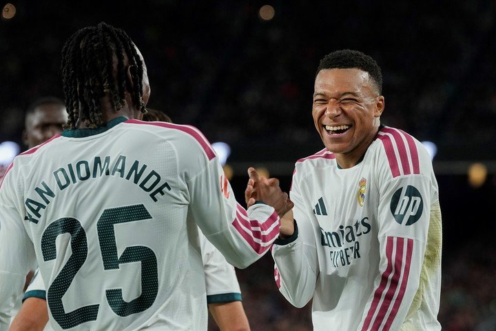 La sonrisa de Mbappé tras su inesperado gol.