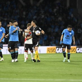 Video: la roja a Belgrano que Dóvalo terminó anulando ante River